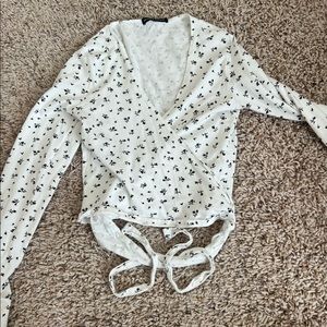 Brandy Melville floral long sleeve wrap top